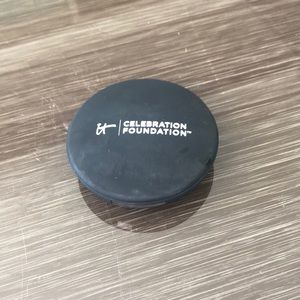 It cosmetics celebration foundation shade medium